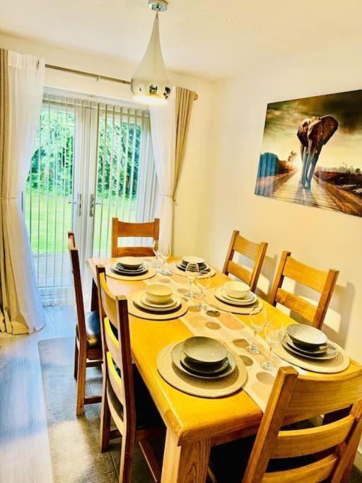 Villa Luxury 4 Bed House In Coventry Exterior foto
